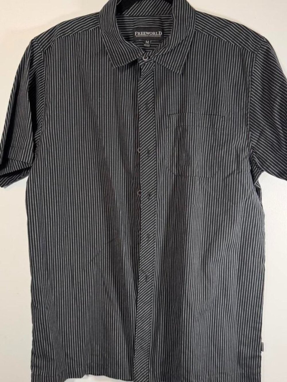 Men's Freeworld black & white striped button-up shirt size M